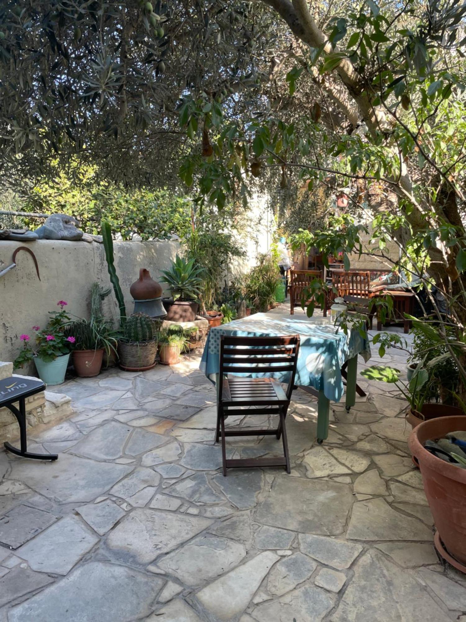 Отель Avli-The Courtyard Никосия Экстерьер фото